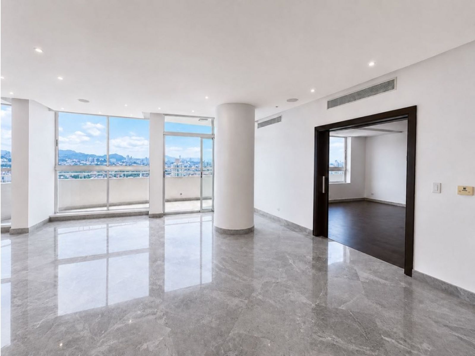 Exclusive Listing Penthouse 360° views by the park
