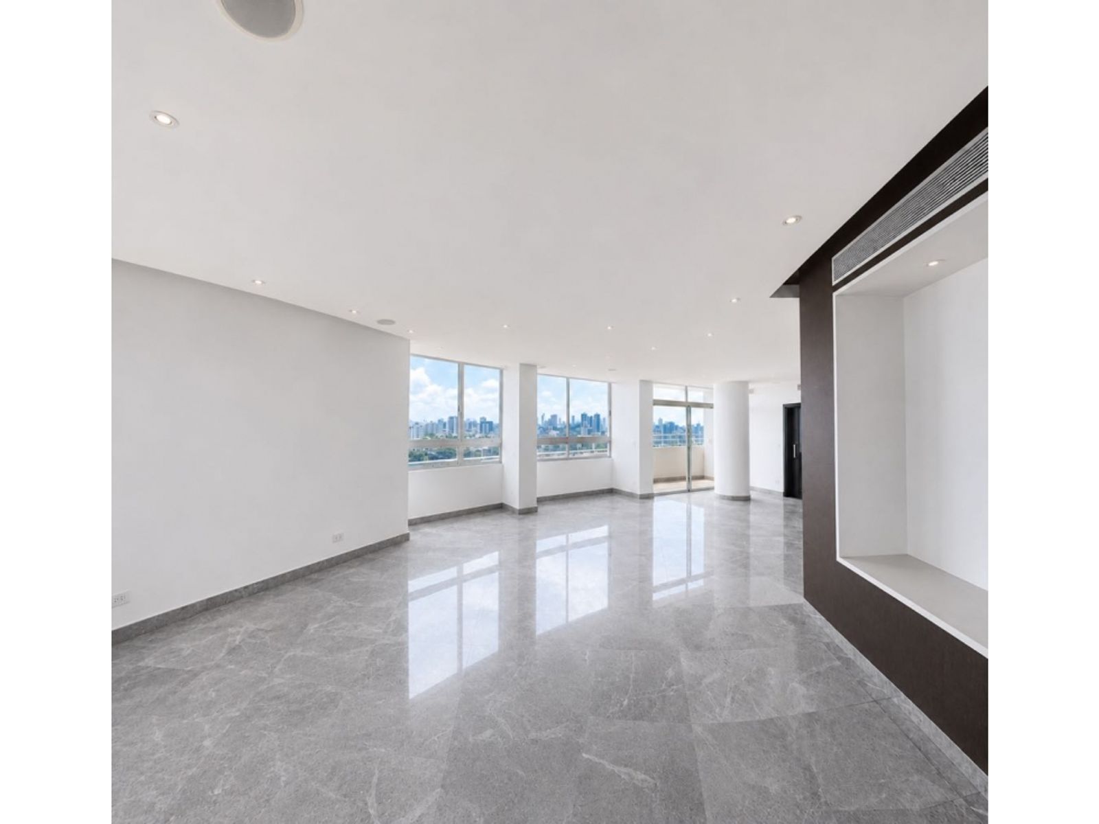 Exclusive Listing Penthouse 360° views by the park