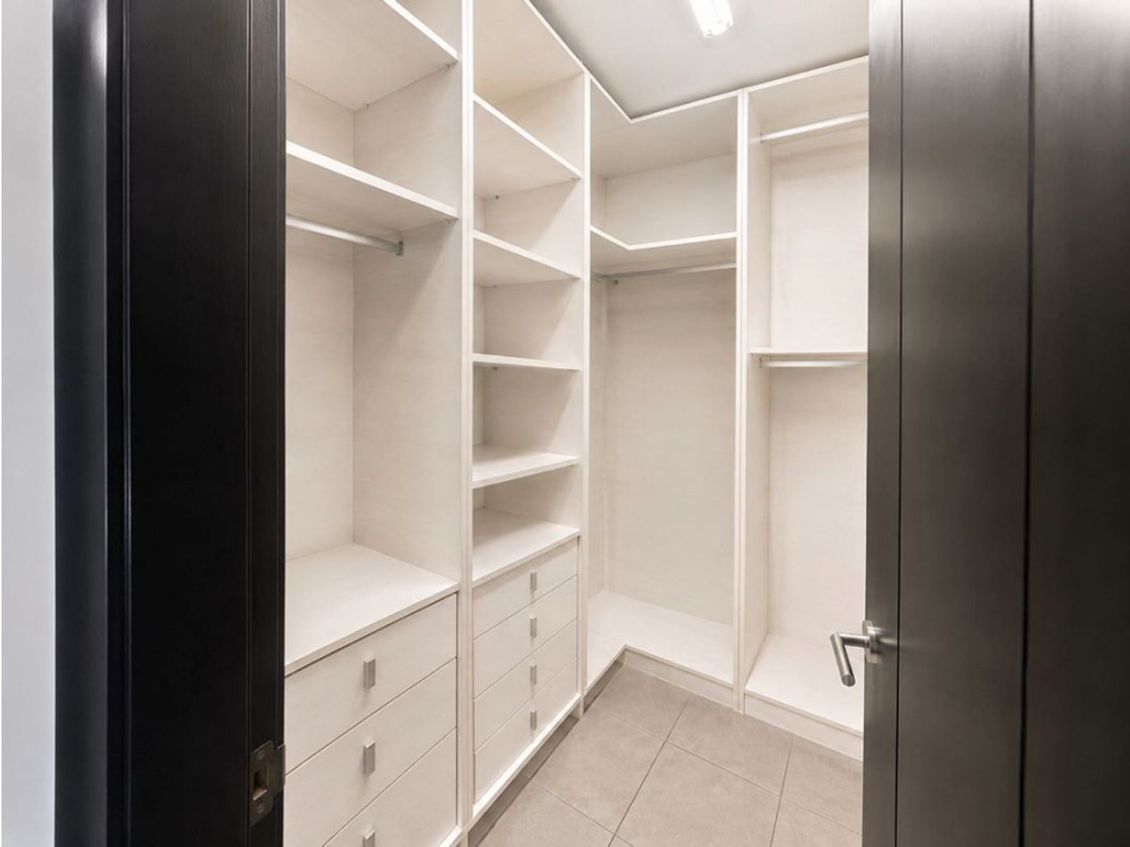 Exclusive Listing Penthouse 360° views by the park