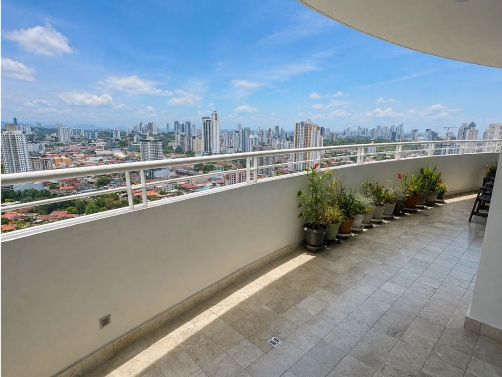 Exclusive Listing Penthouse 360° views by the park