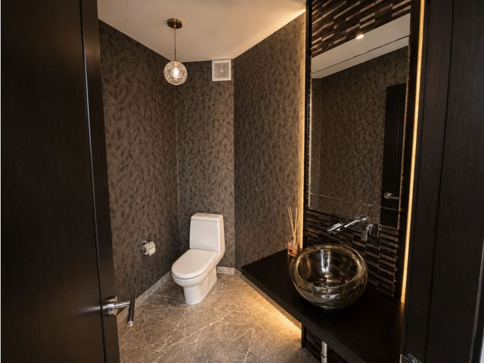 Exclusive Listing Penthouse 360° views by the park
